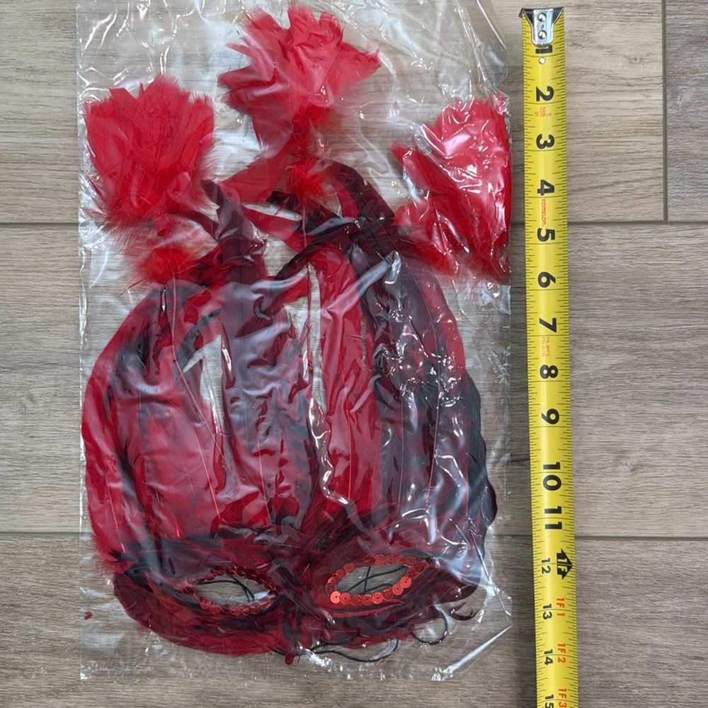 Red Feather Mask - Picture 4 of 6